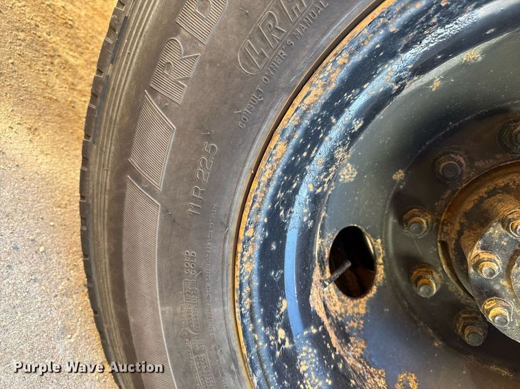 image for item DT0626 2013 IC PB10500 school bus