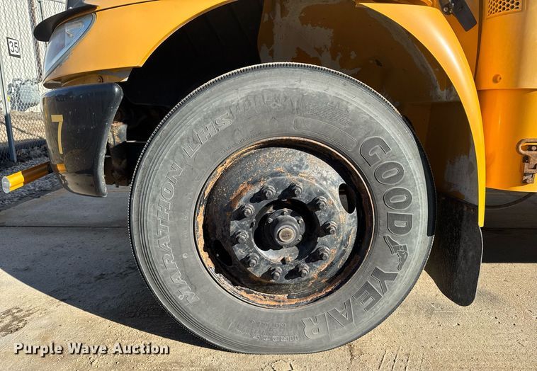 image for item DT0626 2013 IC PB10500 school bus