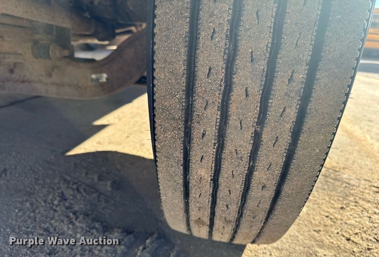 image for item DT0626 2013 IC PB10500 school bus