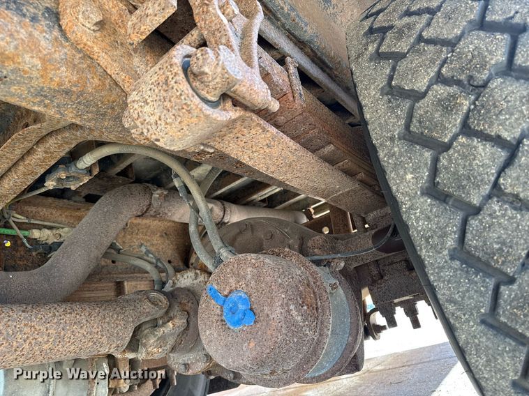 image for item DT0626 2013 IC PB10500 school bus