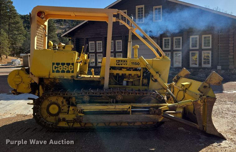 image for item DT7051 1970 Case 1150 dozer