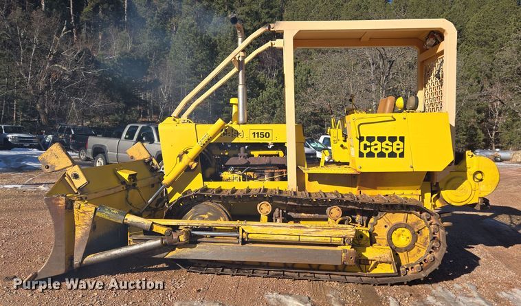 image for item DT7051 1970 Case 1150 dozer