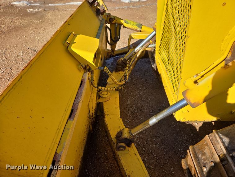 image for item DT7051 1970 Case 1150 dozer