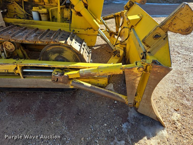 image for item DT7051 1970 Case 1150 dozer