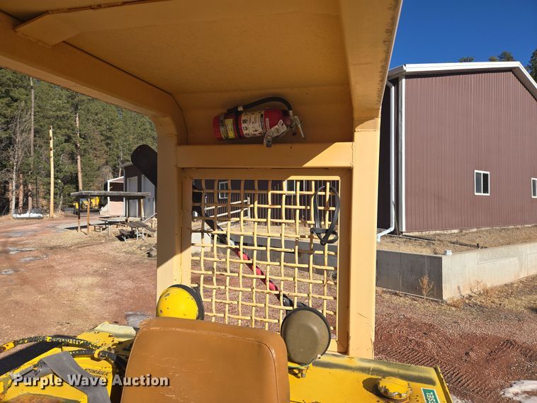 image for item DT7051 1970 Case 1150 dozer