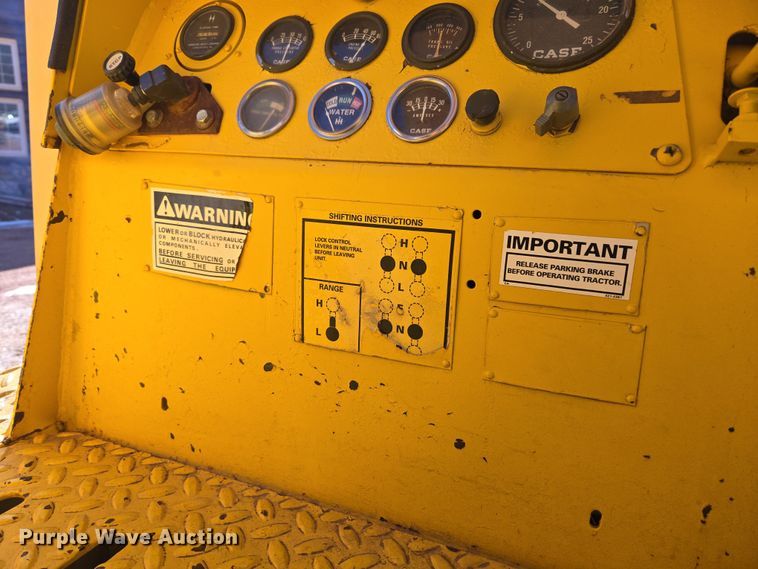 image for item DT7051 1970 Case 1150 dozer