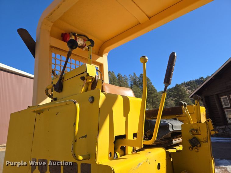 image for item DT7051 1970 Case 1150 dozer