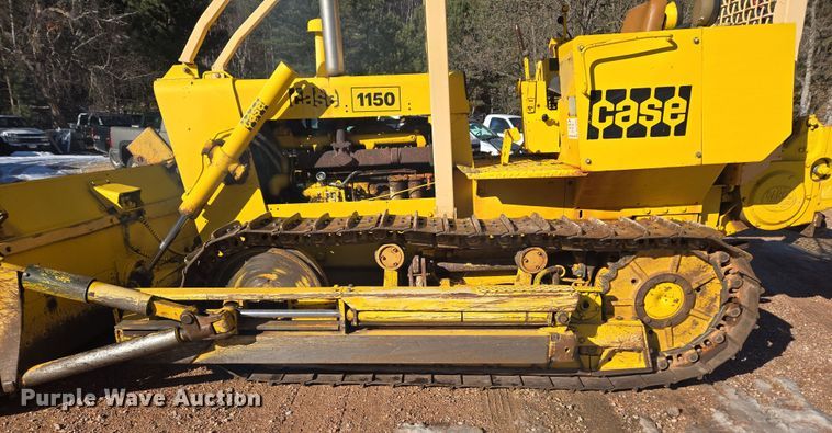 image for item DT7051 1970 Case 1150 dozer