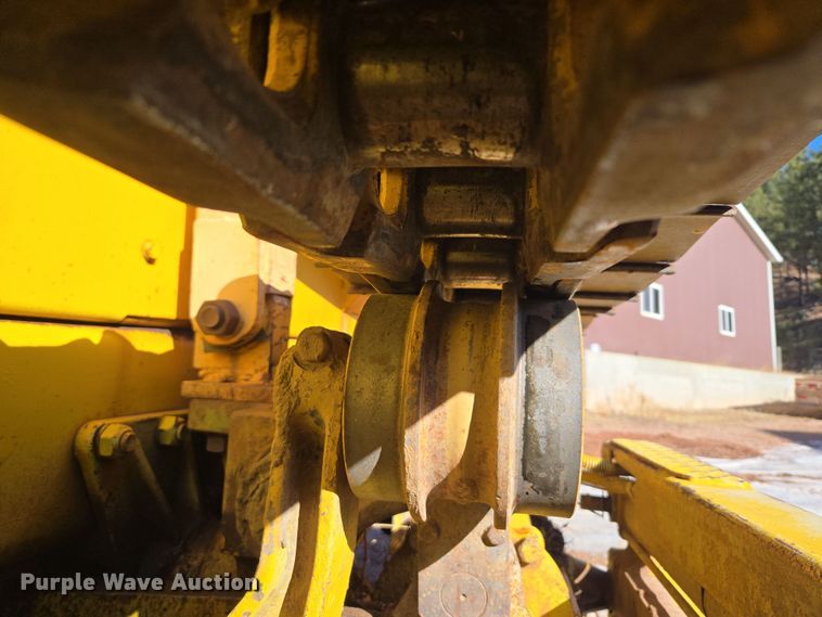 image for item DT7051 1970 Case 1150 dozer