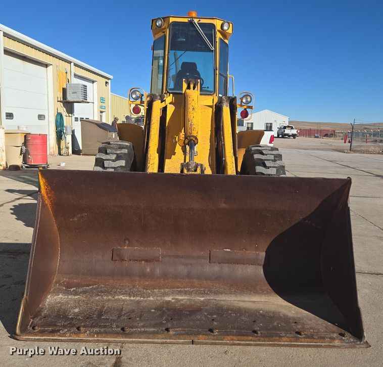 image for item DT7052 1981 John Deere 444C wheel loader