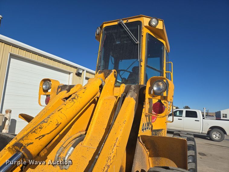 image for item DT7052 1981 John Deere 444C wheel loader