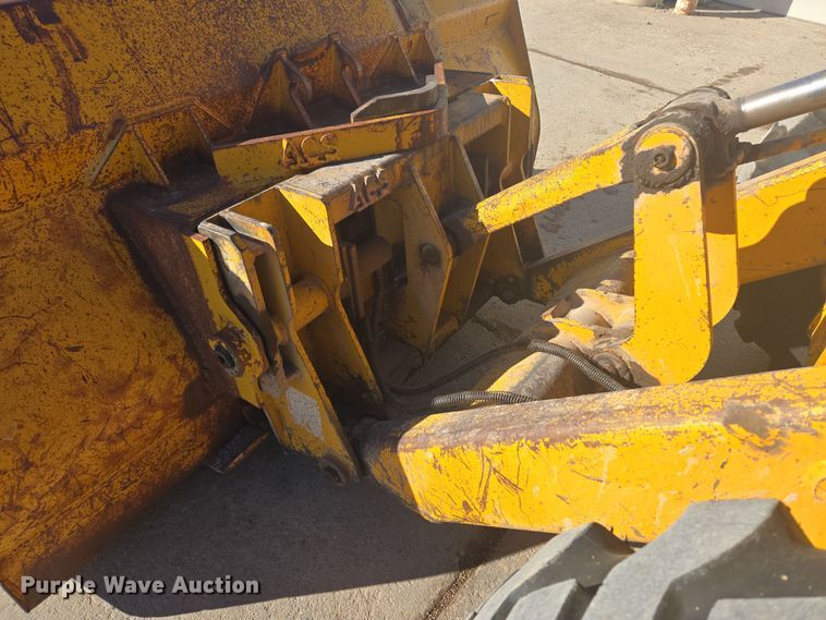 image for item DT7052 1981 John Deere 444C wheel loader