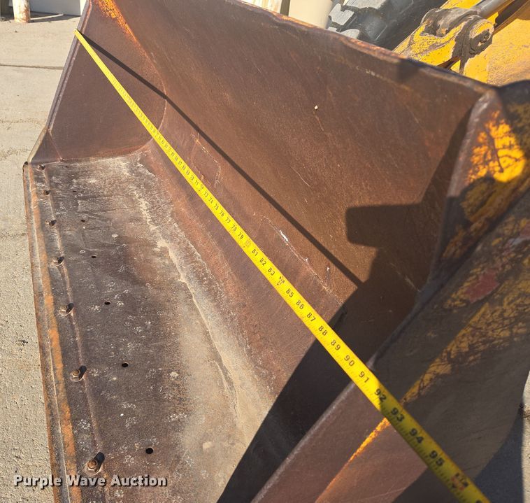 image for item DT7052 1981 John Deere 444C wheel loader