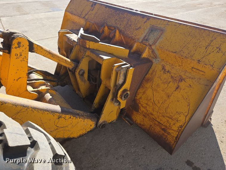 image for item DT7052 1981 John Deere 444C wheel loader