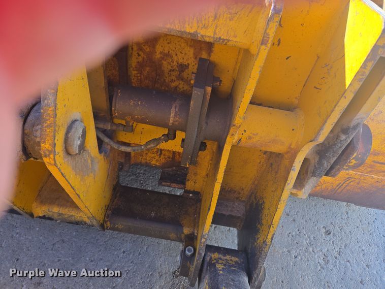 image for item DT7052 1981 John Deere 444C wheel loader