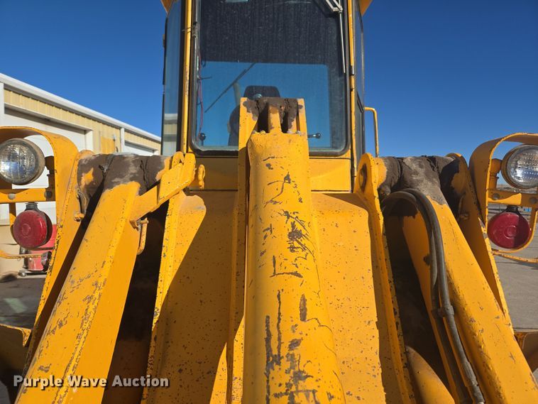 image for item DT7052 1981 John Deere 444C wheel loader