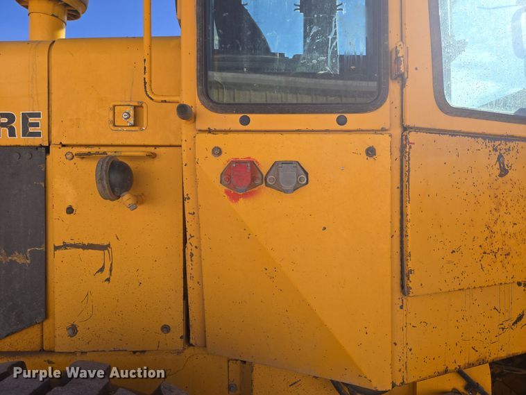 image for item DT7052 1981 John Deere 444C wheel loader