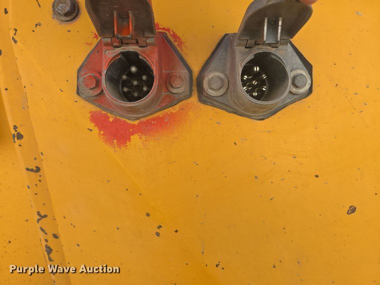 image for item DT7052 1981 John Deere 444C wheel loader