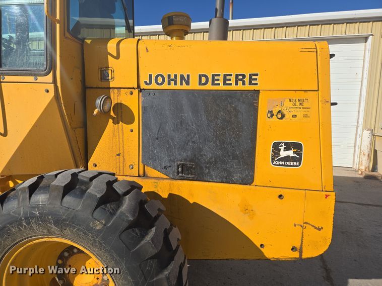 image for item DT7052 1981 John Deere 444C wheel loader