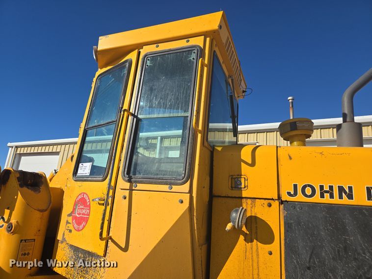 image for item DT7052 1981 John Deere 444C wheel loader