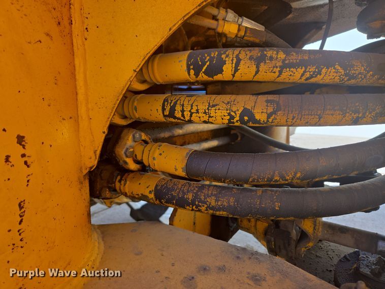 image for item DT7052 1981 John Deere 444C wheel loader