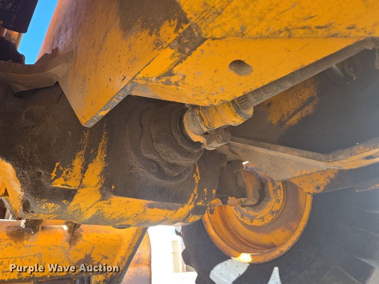 image for item DT7052 1981 John Deere 444C wheel loader