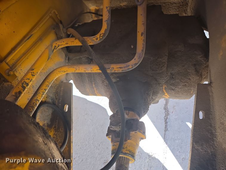 image for item DT7052 1981 John Deere 444C wheel loader