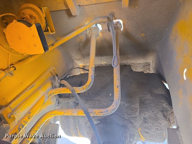 image for item DT7052 1981 John Deere 444C wheel loader