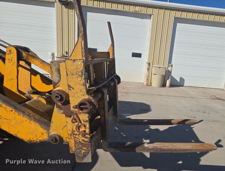 image for item DT7052 1981 John Deere 444C wheel loader