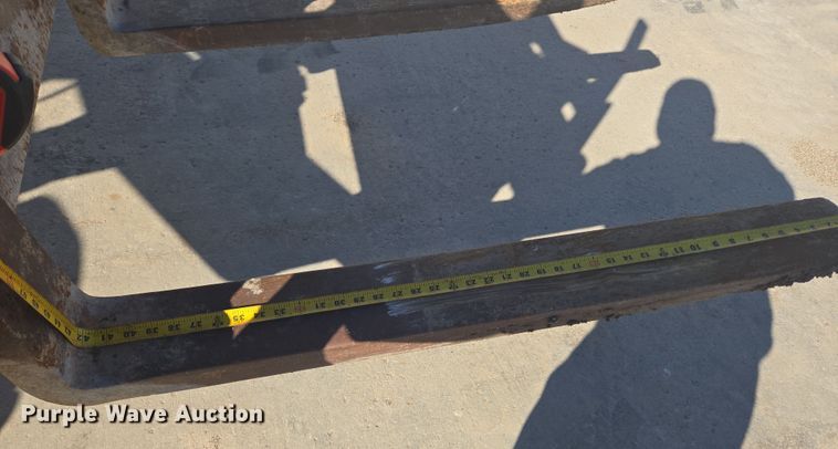 image for item DT7052 1981 John Deere 444C wheel loader