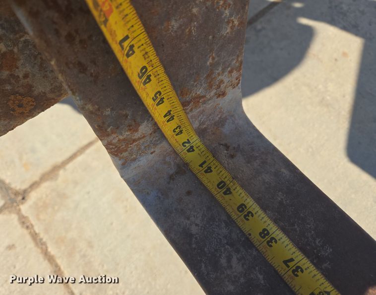 image for item DT7052 1981 John Deere 444C wheel loader