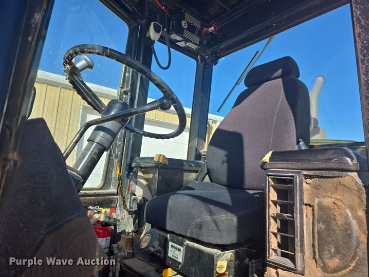 image for item DT7052 1981 John Deere 444C wheel loader