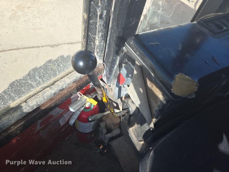 image for item DT7052 1981 John Deere 444C wheel loader