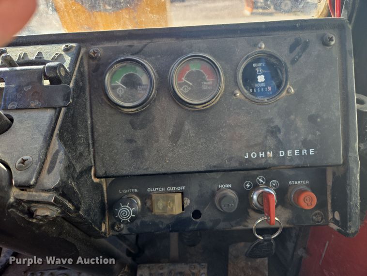 image for item DT7052 1981 John Deere 444C wheel loader