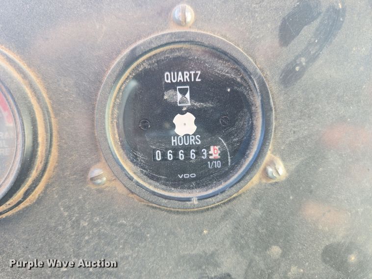 image for item DT7052 1981 John Deere 444C wheel loader