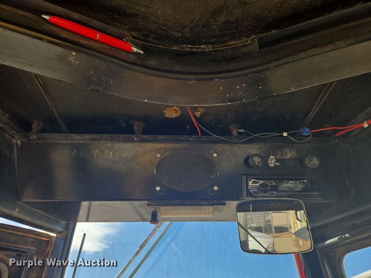 image for item DT7052 1981 John Deere 444C wheel loader