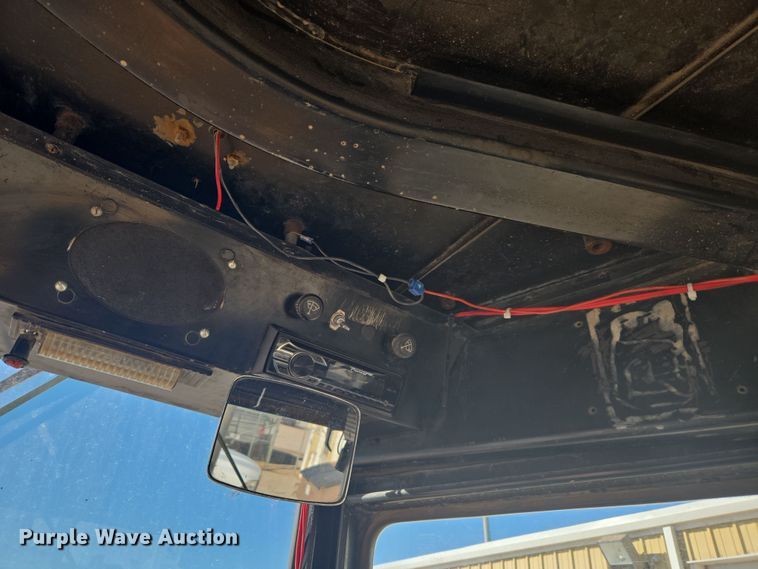 image for item DT7052 1981 John Deere 444C wheel loader