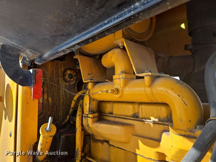 image for item DT7052 1981 John Deere 444C wheel loader