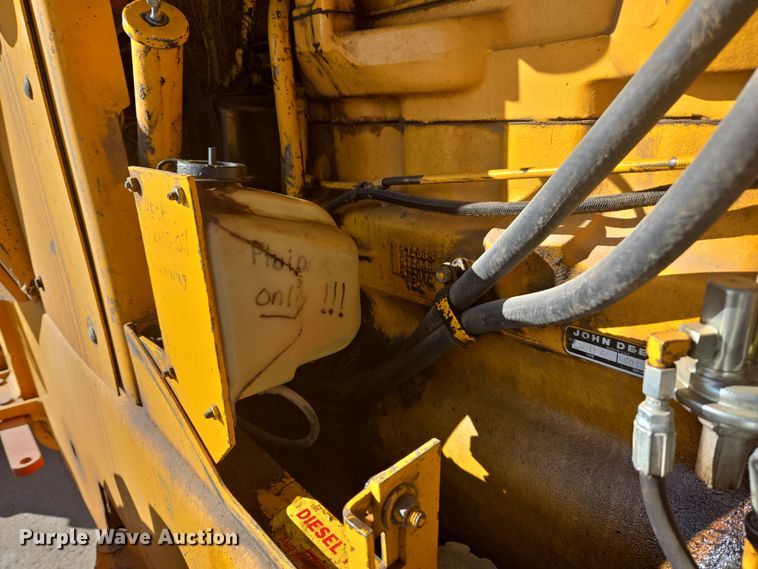 image for item DT7052 1981 John Deere 444C wheel loader