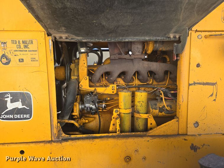 image for item DT7052 1981 John Deere 444C wheel loader
