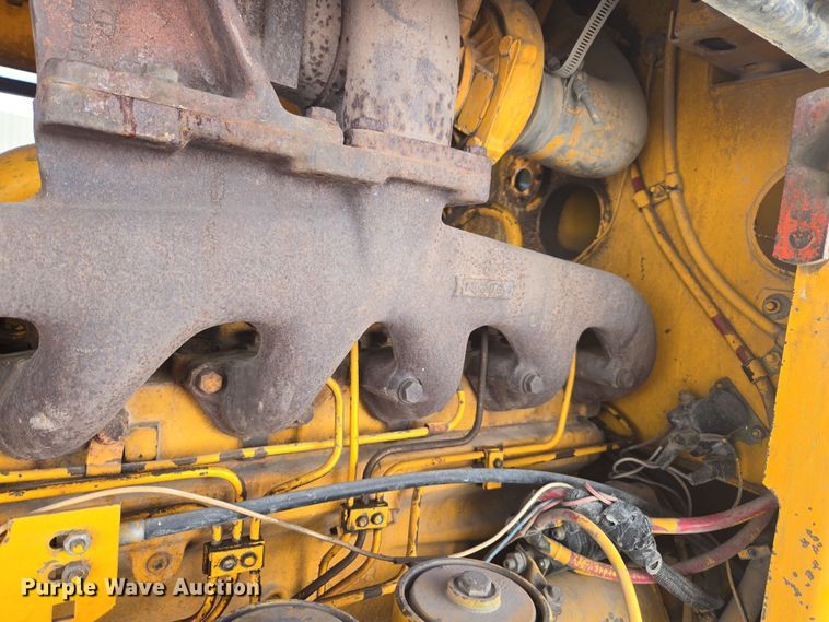 image for item DT7052 1981 John Deere 444C wheel loader