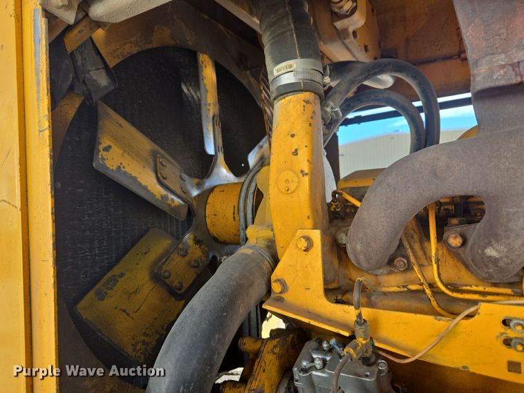 image for item DT7052 1981 John Deere 444C wheel loader