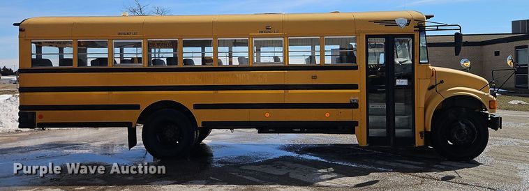 image for item DT7612 2004 International CE school bus