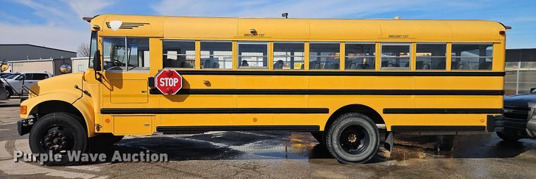 image for item DT7612 2004 International CE school bus