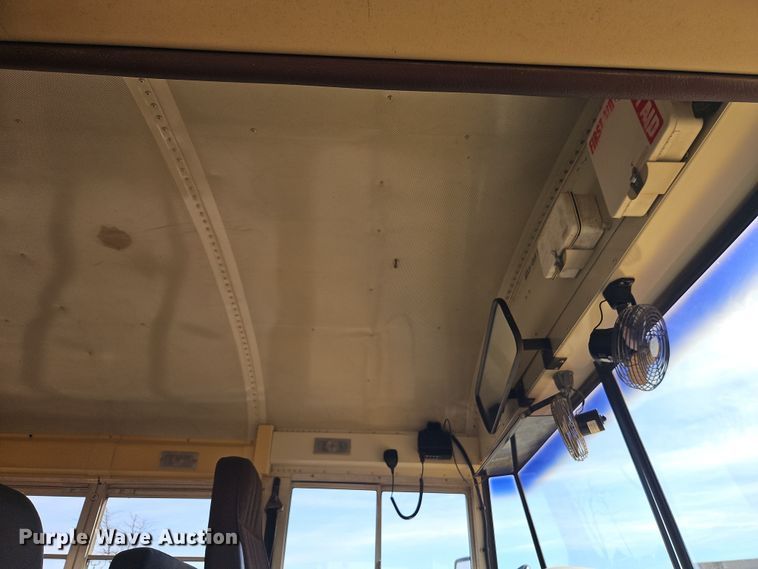 image for item DT7612 2004 International CE school bus