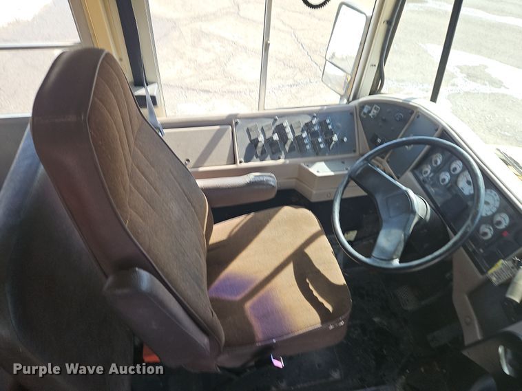 image for item DT7612 2004 International CE school bus