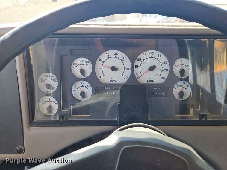 image for item DT7612 2004 International CE school bus