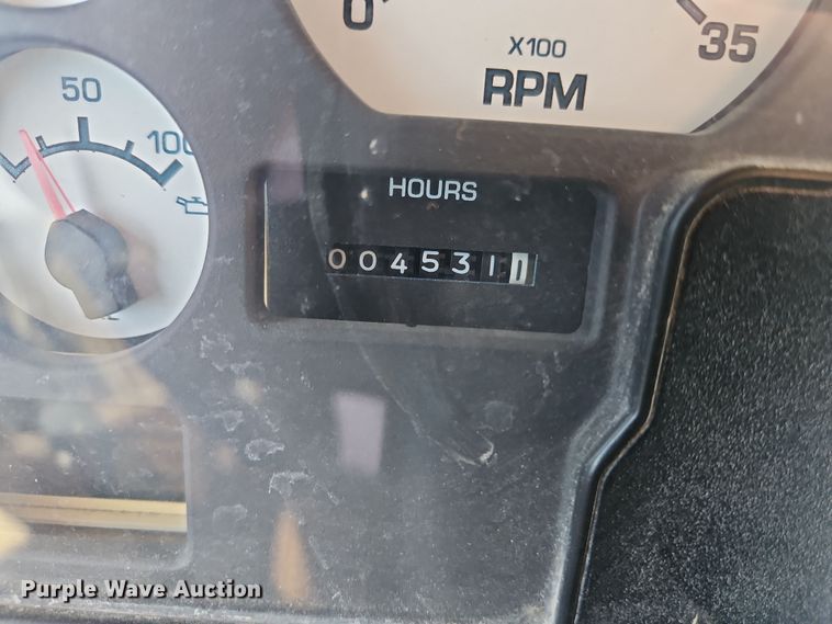 image for item DT7612 2004 International CE school bus