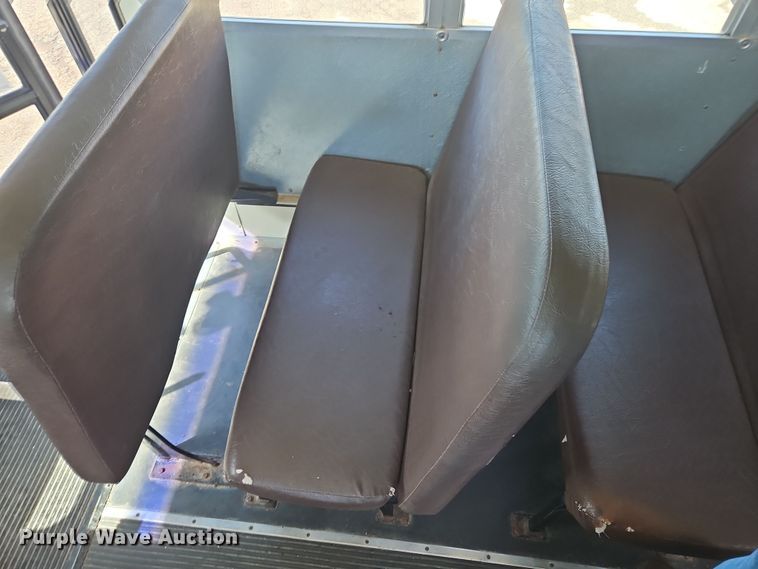 image for item DT7612 2004 International CE school bus