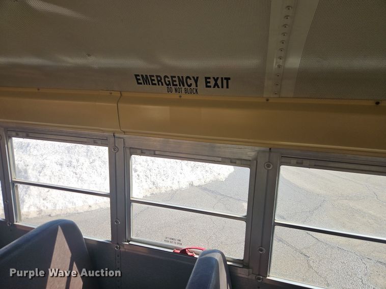 image for item DT7612 2004 International CE school bus